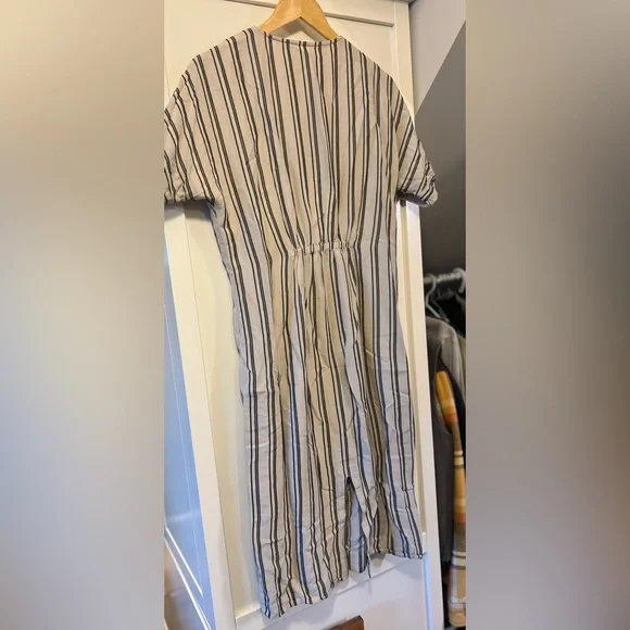 2 for 1 RVCA Dress - Picture 2 of 5